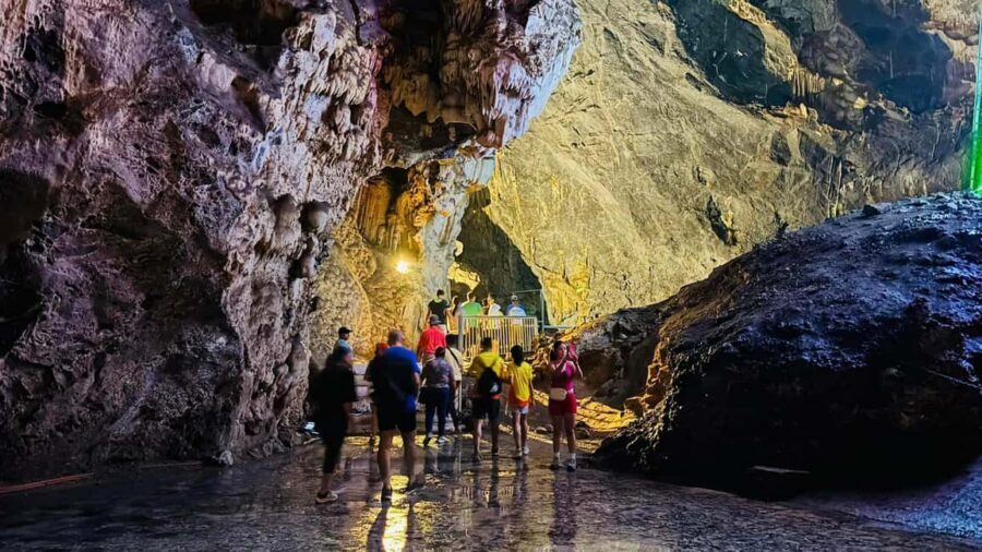 El mejor tour a "Grutas de Garcia" + Teleférico + Tickets - Who Should Book, and Who Should Skip