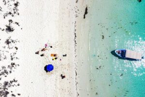 Espíritu Santo Island snorkel and sightseeing tour on Small Group - Isla Espíritu Santo: UNESCO island, beaches, history, and wildlife focus