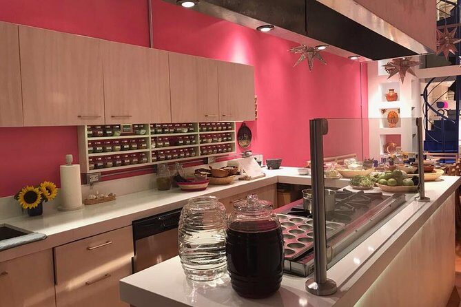 Essence of Mexico: Authentic Mexican Cooking Class & Market Tour - Your morning at Aura Cocina Mexicana: setup, welcome drink, and pacing
