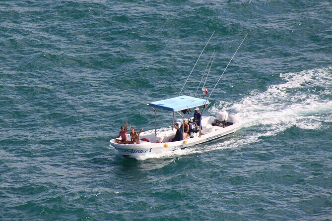 Exclusive 7 bays of Huatulco by Panga Boat or Yacht. - Private boat choice: panga boat vs yacht