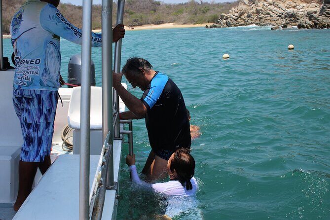 Exclusive 7 bays of Huatulco by Panga Boat or Yacht. - Bahia Maguey and El Órgano: La Cara Mizteca and green-water magic