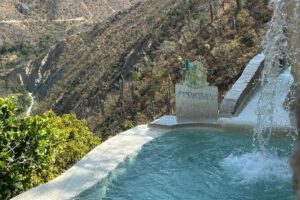 Exclusive Full-Day Tolantongo & La Gloria Hot Springs Adventure - The 5:00 AM Launch: Angel de la Independencia to Breakfast Stops