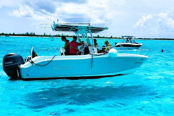 Exclusive Private Boat to El Cielo - Getting on Board: The Money Bar Beach Club start