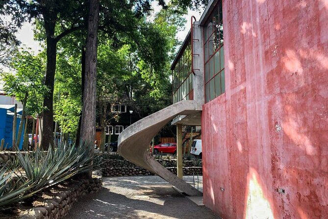 EXCLUSIVE TOUR Casa Estudio Frida Kahlo-Diego Rivera Small Groups - San Ángel’s Casa Estudio: Why this is more than a museum stop