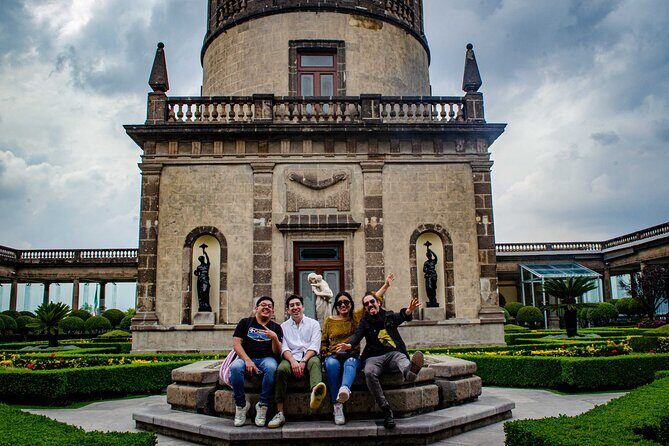 EXCLUSIVE TOUR Chapultepec Castle - Small Groups - The uphill park walk through Bosque de Chapultepec: plan for the outdoors
