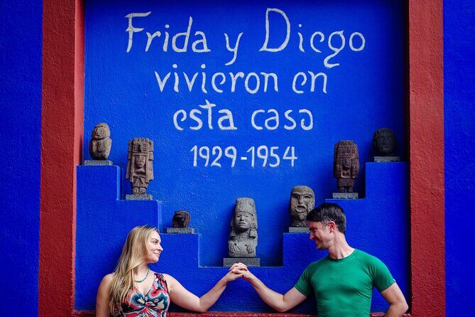 EXCLUSIVE TOUR Frida Kahlo Museum - SMALL GROUPS - How the Casa Azul Guided Tour Really Feels Inside Frida’s Home