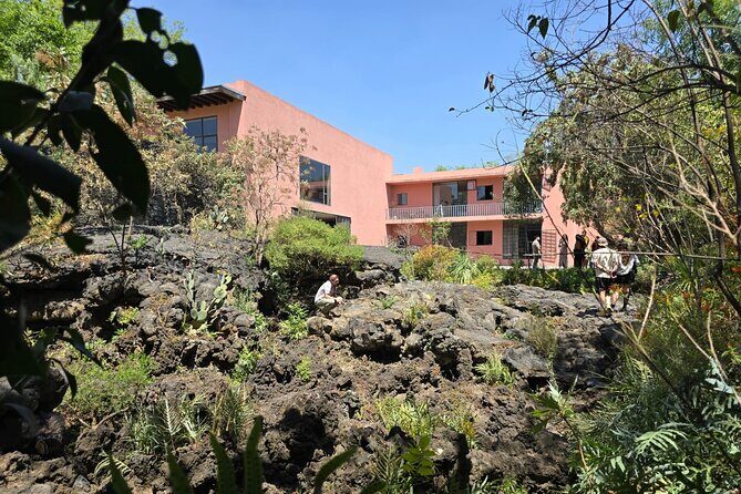 EXCLUSIVE TOUR Luis Barragán Casa Pedregal - small groups - Key highlights at Casa Pedregal