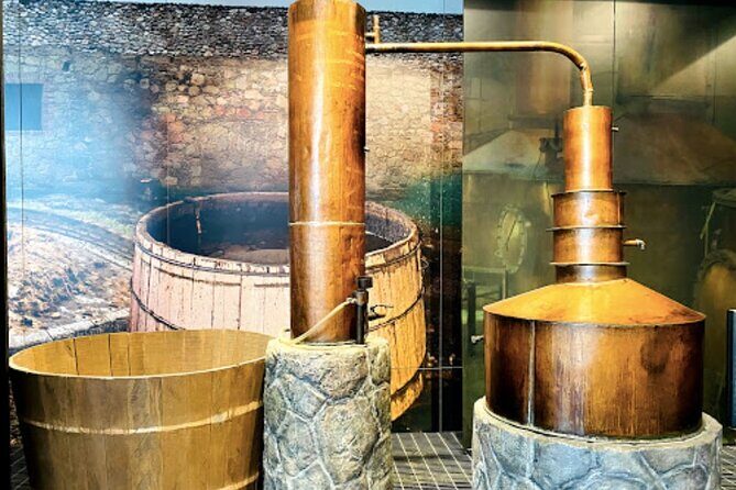 EXCLUSIVE TOUR Tequila & Mezcal - small groups - Guides drive the vibe: Isaac, Alex, Tiare, Leonor and more