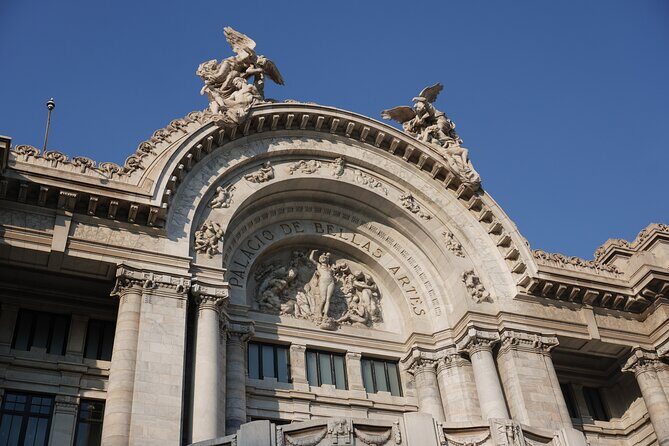 EXCLUSIVE TOUR to Palacio de Bellas Artes - small groups - Meeting at Av. Juárez and keeping your day on track