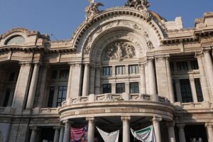 EXCLUSIVE TOUR to Palacio de Bellas Artes - small groups - Art Nouveau facade: what to notice before you step inside