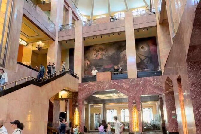 EXCLUSIVE TOUR to Palacio de Bellas Artes - small groups - The murals: the main event and what the guide helps you read