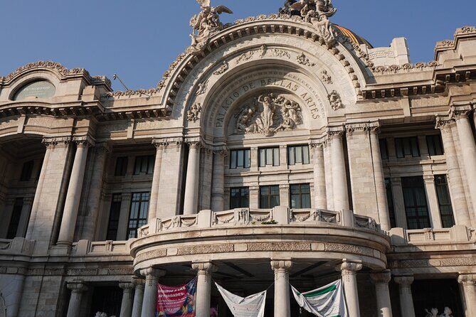 EXCLUSIVE TOUR to Palacio de Bellas Artes - small groups - Art Nouveau facade: what to notice before you step inside