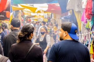 Explore the Barrio Bravo of Tepito with local guides - Meeting at Letras de Tepito and staying oriented