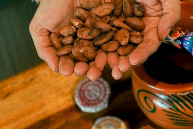 Fine Mexican Chocolate Tasting: A Sensory Luxury Journey - The main event: 10 fine aroma chocolates (this is where you learn)