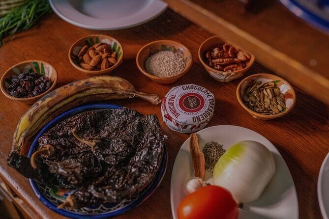 Flavors of Oaxaca: Cooking Class with No Set Menu and Local Market Tour - From market to market flavors: what you learn on the walk