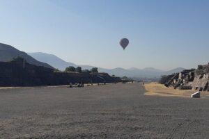 Flight in Globe, visit archaeological area, breakfast and transport - 5:00am Pickup and Breakfast: How This Tour Saves Your Sanity