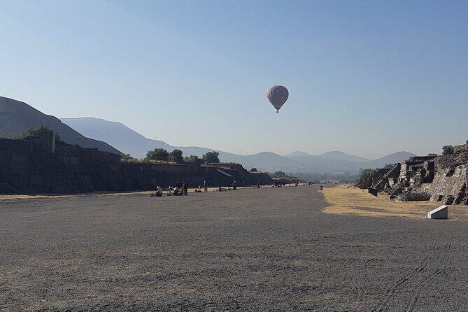 Flight in Globe, visit archaeological area, breakfast and transport - 5:00am Pickup and Breakfast: How This Tour Saves Your Sanity
