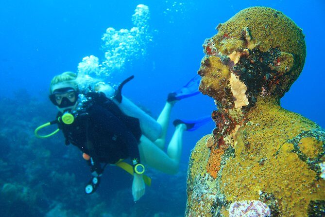 For certified Divers Experience the Under Water Museum and the Manchones Reef - How the Coconut Divers departure works (and why you should confirm the start time)