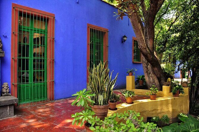 Frida Kahlo Museum Tour: A Journey Through Art and Legacy - Guide quality: where this tour tends to shine