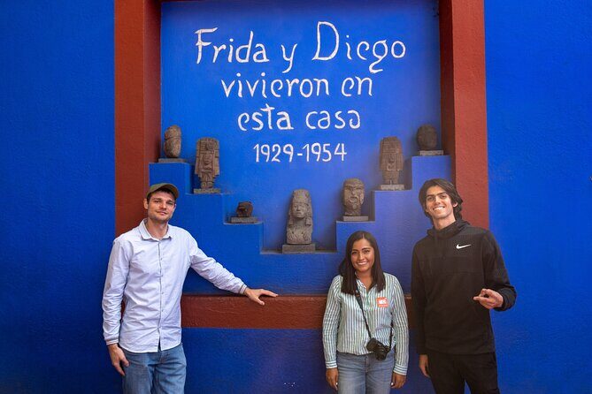 Frida Kahlo Museum Tour: A Journey Through Art and Legacy - Plaza Hidalgo stroll: the neighborhood primer you’ll thank yourself for