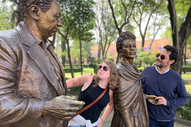 Frida Kahlo VIP-Walk, Market and Churros Museum Tickets Included - Jardín Centenario: The Two Coyotes Shortcut to Coyoacán’s Identity