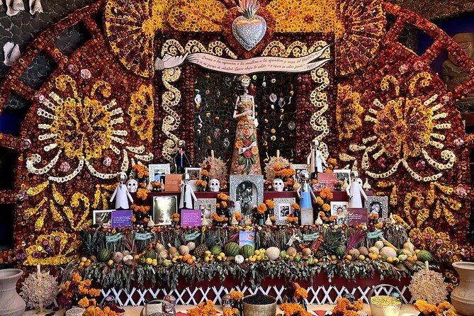 Frida Kahlo VIP-Walk, Market and Churros Museum Tickets Included - Plaza de la Conchita: Where Daily Neighborhood Life Meets 18th-Century Roots