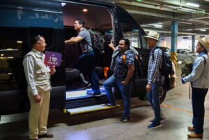 From Guadalajara: Tequila Trail Tour with Tasting - Getting to the trail: Minerva pickup and the black van setup