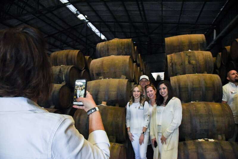 From Guadalajara: Tequila Trail Tour with Tasting - Cantarito break and volcanic photo stops in Jalisco