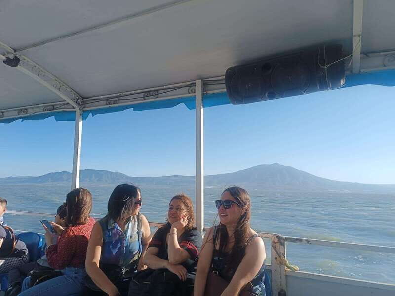 From Guadalajara to Chapala Lake: Funny and cultural tour - Getting oriented: an 8.5-hour Guadalajara–Chapala route