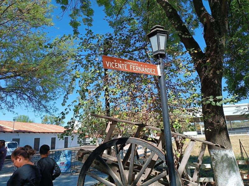 From Guadalajara to Chapala Lake: Funny and cultural tour - Artisanal tequila tasting: more than four types, plus prayers