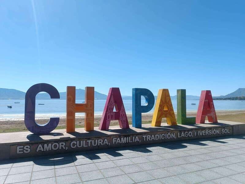 From Guadalajara to Chapala Lake: Funny and cultural tour - Vicente Fernandez ranch: photos, tomb visit, and cowboy culture