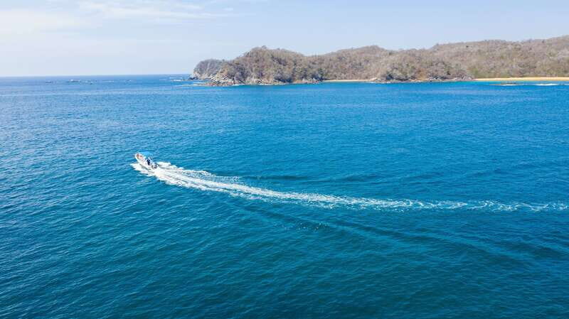From La Crucecita: Private Huatulco 7 or 5 Bays Boat Trip - Quick hits before you go