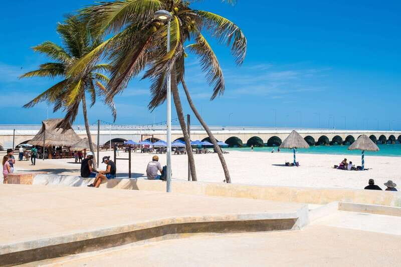 From Merida: Isla Columpios & Progreso - Back to Progreso: Malecón strolling and easy seaside downtime