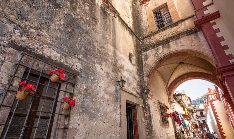 From Mexico City: 10-Hour Cuernavaca and Taxco Tour - Lunch and timing: included, but expect a fixed restaurant experience