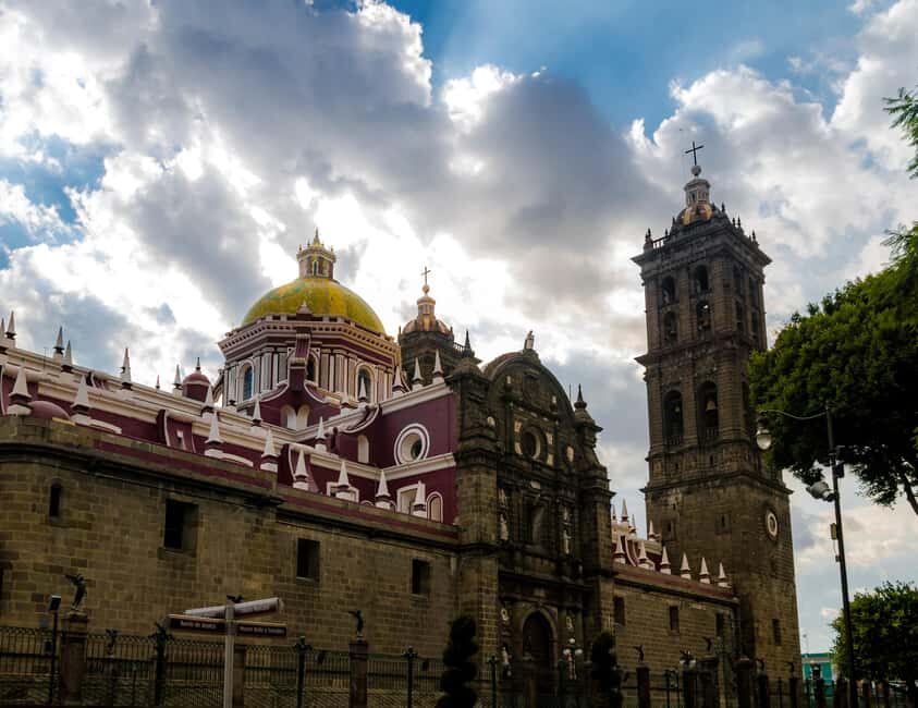 From Mexico City: Day trip to Puebla, Cholula, and Tonantzintla - Santa María Tonantzintla: Where Indigenous and Christian Baroque Meet