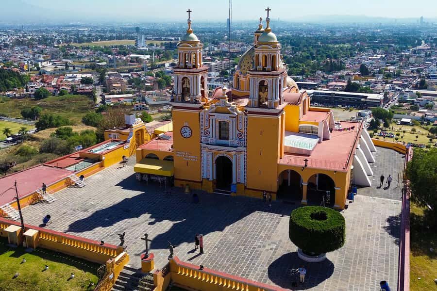 From Mexico City: One-day adventure: Puebla, Cholula, and Tonantzintla - Lunch in Puebla: Classic Dishes If You Pick the Food Option