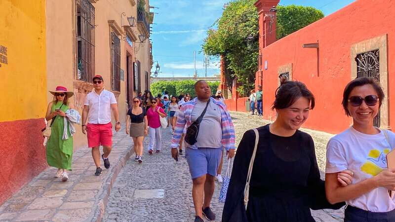 From Mexico City: San Miguel de Allende Day Trip - Arriving in San Miguel: Photo Stops, Then the Guided Walk