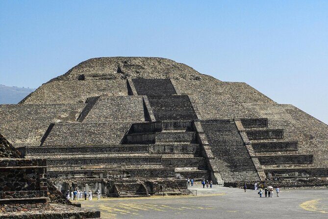 From Mexico City: Teotihuacan and Basilica of Guadalupe Tour - A single day that teaches you how Mexico got made