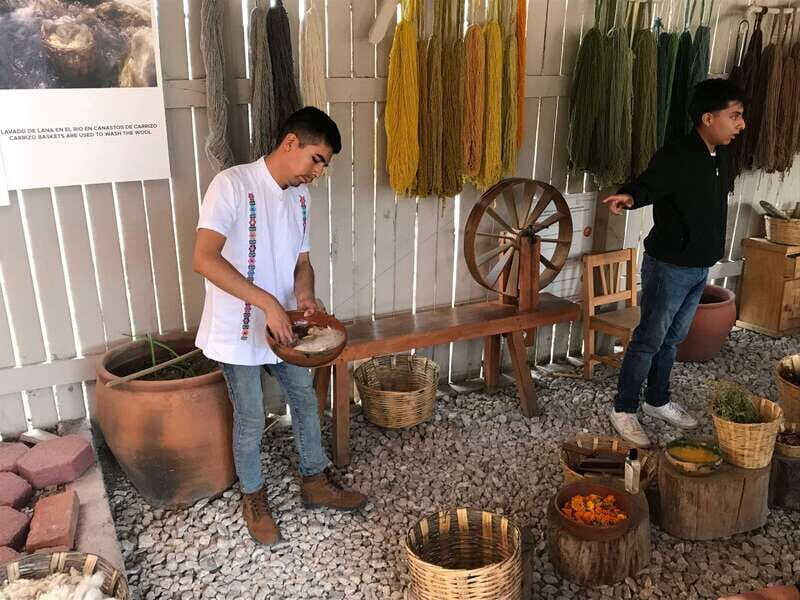 From Oaxaca: Hierve el Agua and Teotitlán del Valle - Teotitlán del Valle (Zapotec town): wool weaving you can watch, not just buy