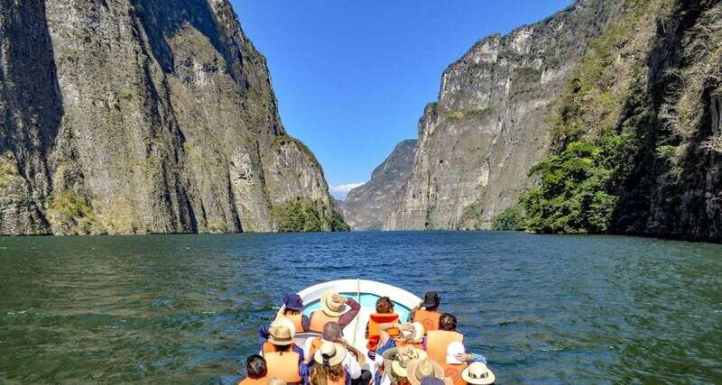 From San Cristobal: Sumidero Canyon & Chiapa de Corzo Tour - From Portal 9 to Sumidero: the road-trip setup