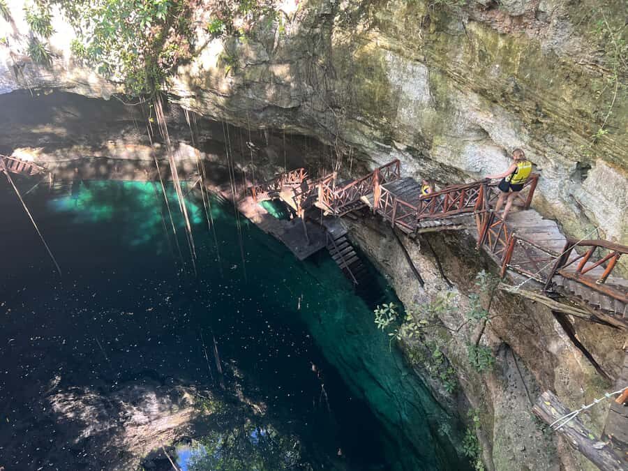 From Valladolid: Tour to Chichen Itza & 2 Cenotes - Food, photos, and what to bring for a day that stays hot