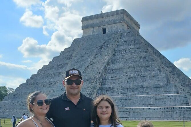 Full Day Tour Chichen Itza plus Cenotes From Valladolid - Chichén Itzá with a certified guide: making two hours count
