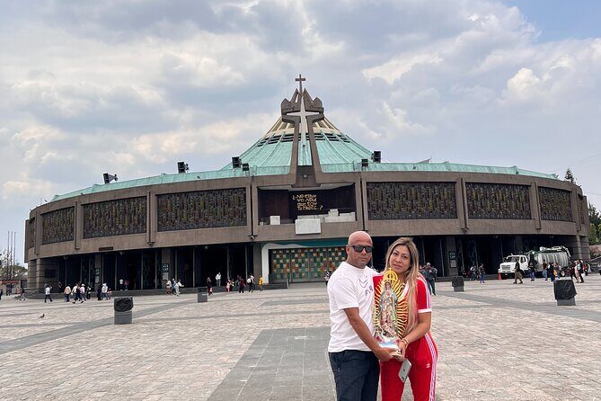 Full Visit of the Virgin of Guadalupe's village in private tour - Meeting at the Pope John Paul II Monument (So You Don’t Lose Time)