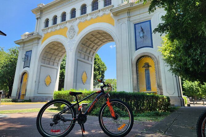 Fun Bike Tour in Guadalajara - Cabanas and the Museo del Periodismo exterior breaks