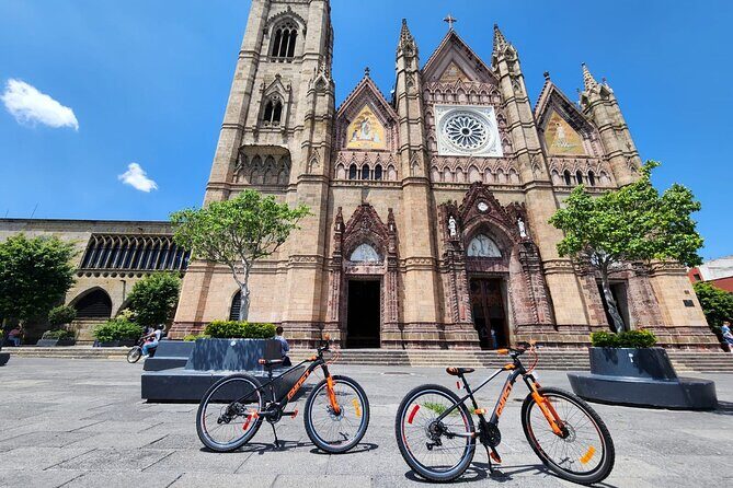 Fun Bike Tour in Guadalajara - Escudo de Armas, Guadalajara Cathedral, and Palacio de Gobierno on wheels