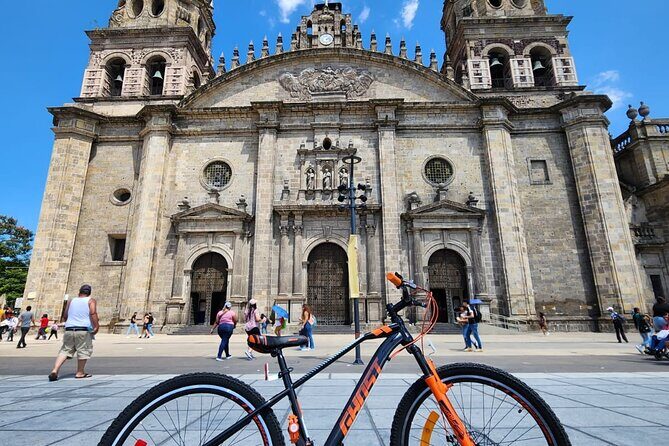 Fun Bike Tour in Guadalajara - Wrapping up at Av. de los Arcos and planning your next move