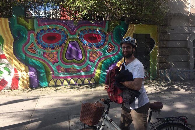 Graffiti & Urban Art Biketour w/ taco stop - The taco stop in Condesa: guisados, fresh tortillas, and zero fuss