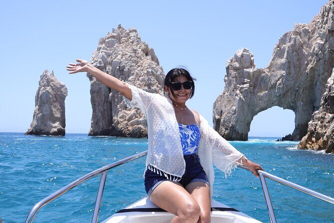 Group tour of the Cabo San Lucas Arch - Key things to know before you go