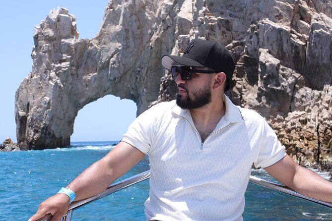 Group tour of the Cabo San Lucas Arch - The guide’s beach-name story: small time, big payoff