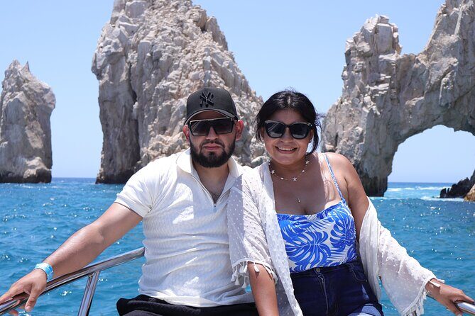 Group tour of the Cabo San Lucas Arch - Life jacket included: comfort rules you should follow